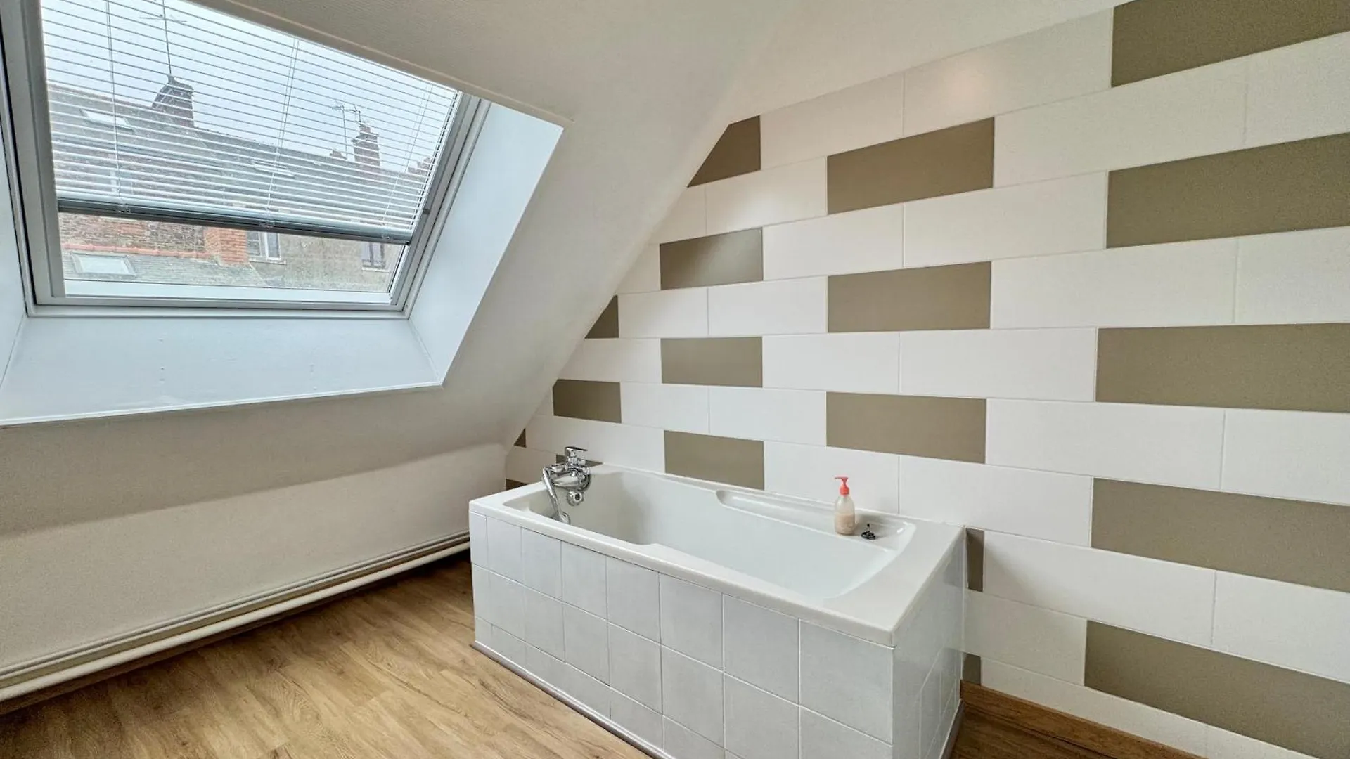 Vakantiehuis La Maison D Ernest, Avec Jardin, A Deux Pas De La Gare Rennes